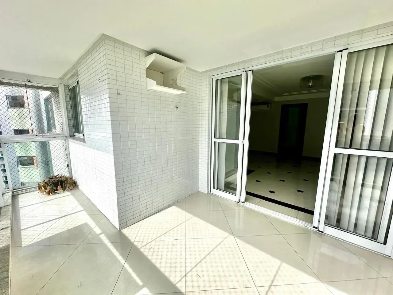 APS- Apto com 3 quartos, sol da manhã e andar alto em Itapuã - Vila Velha - ES - Foto 2