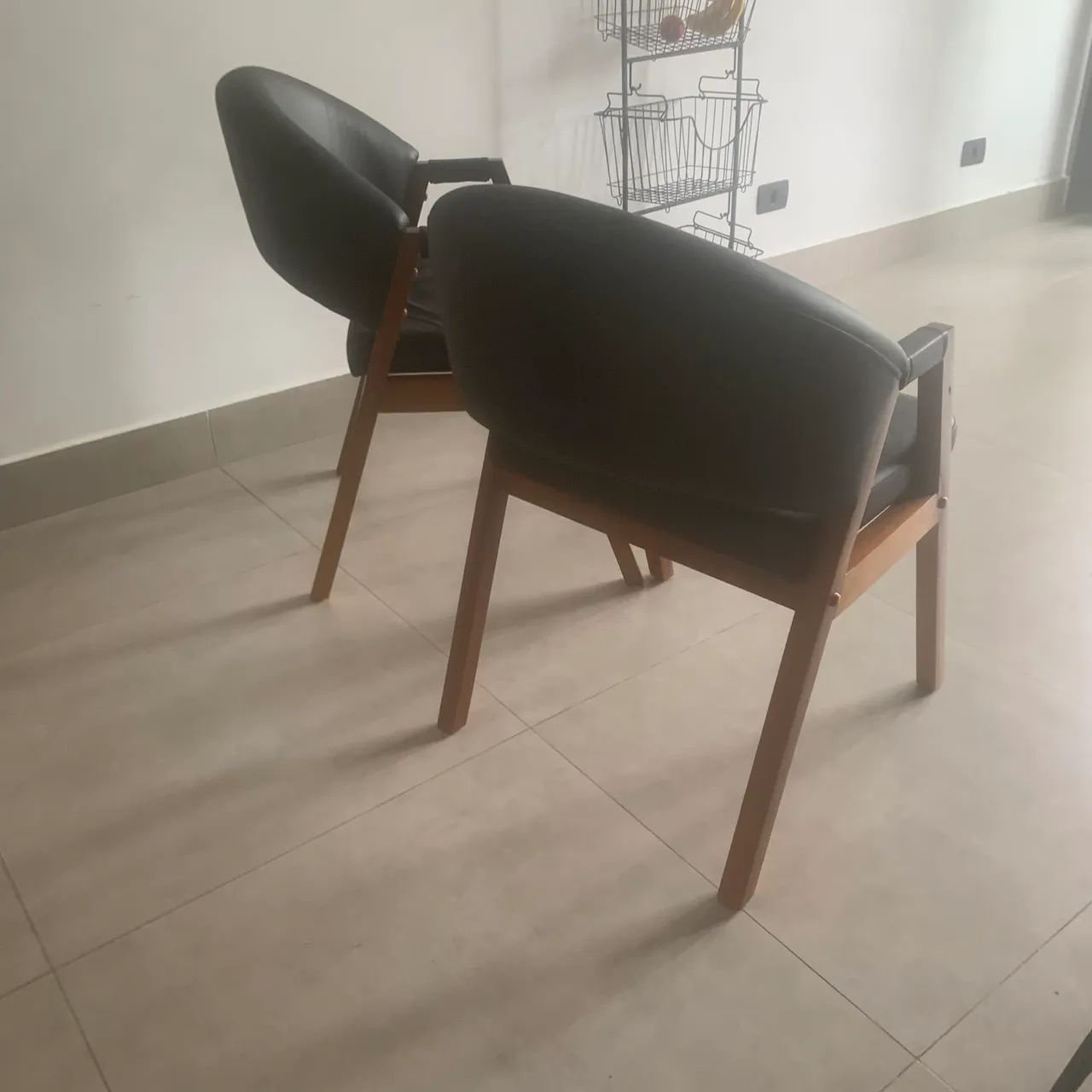 Poltronas cadeiras em couro ecológico  - Foto 2