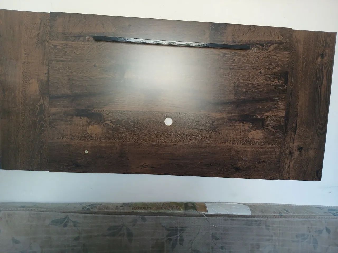 Painel de parede semi novo 