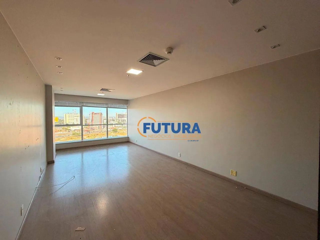 Sala 42M2, Ed. Le Quartier Asa Norte. - Foto 3
