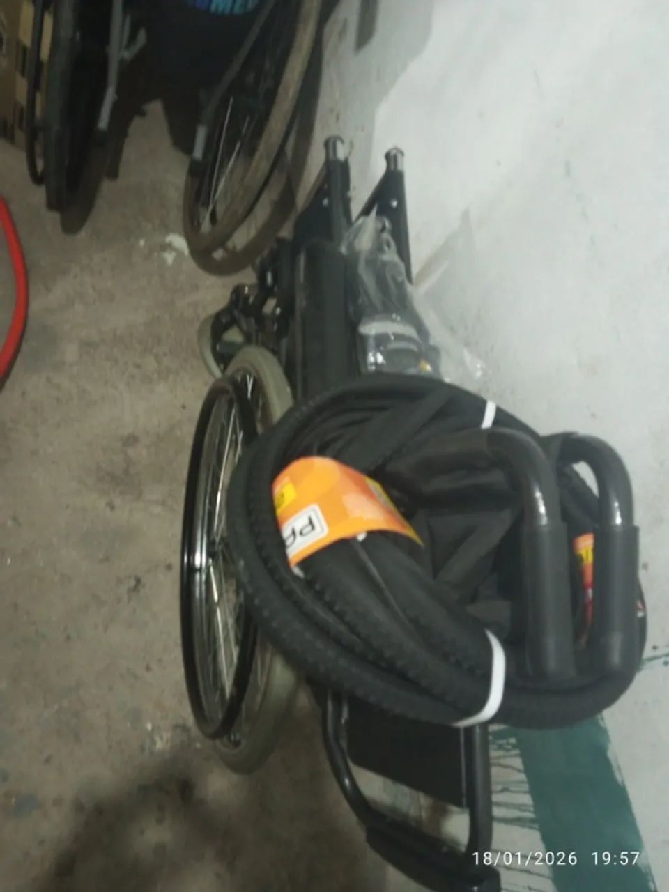 Cadeira de roda  - Foto 3