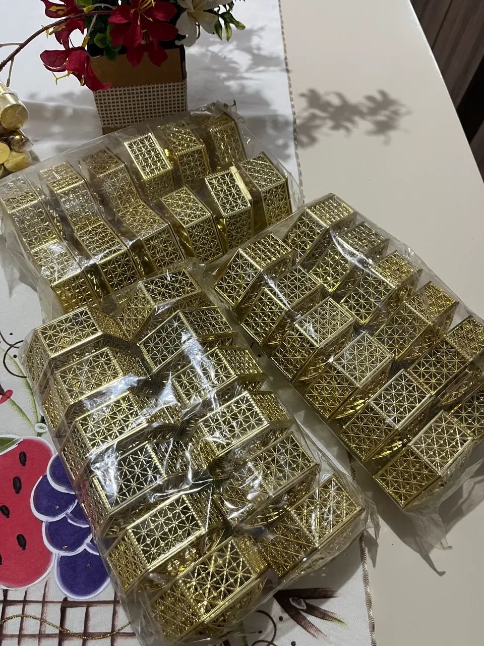 Kit de lembrancinha para aniversário dourado