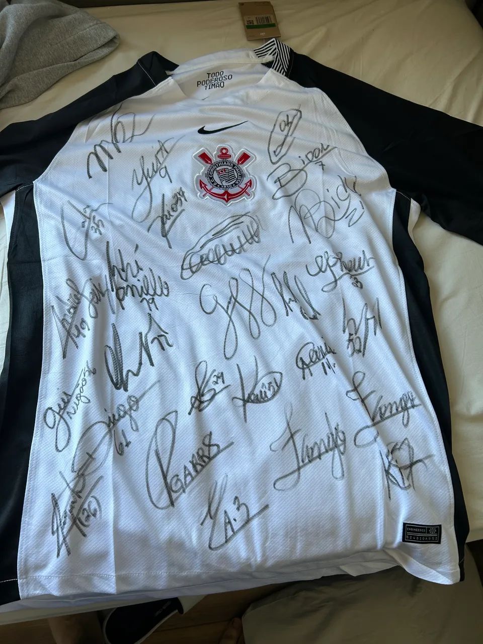 Camiseta do Corinthians autografada 