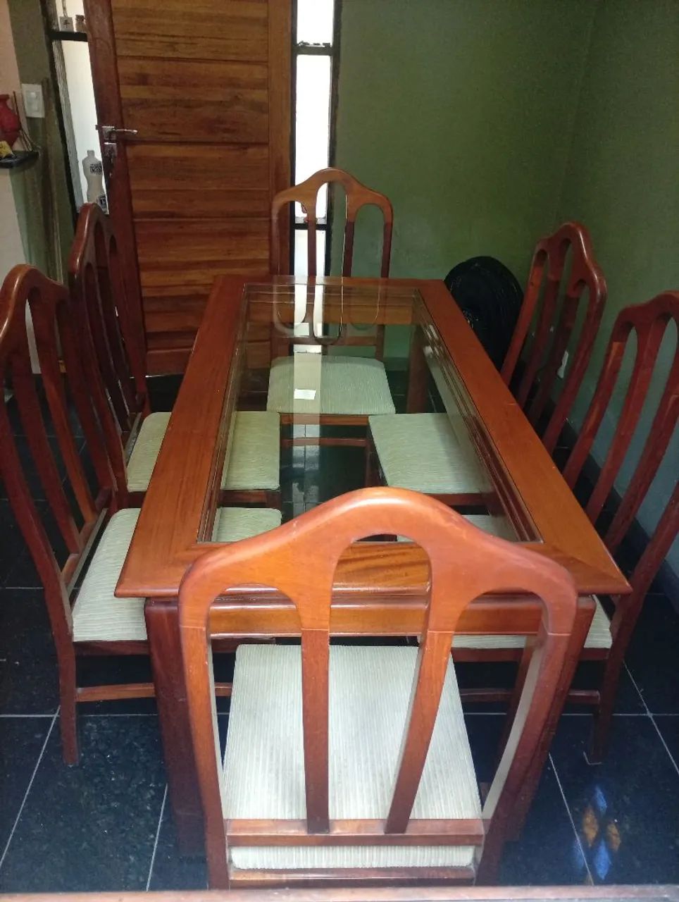 Mesa retangular tampo de vidro com seis cadeiras  - Foto 4