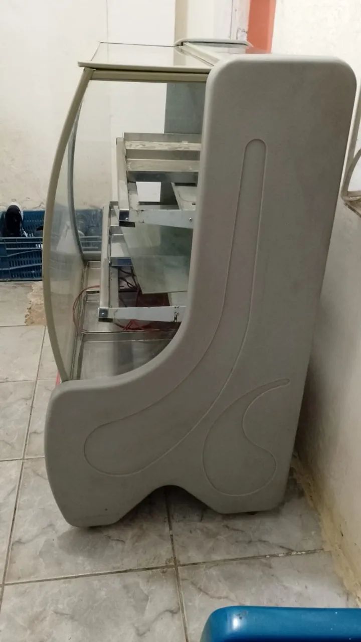 Vendo essa estufa de 3 andares e vem com 9 bandejas grandes já quem tiver interesse só ent