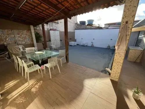 Vendo casa em Feitosa com 3 quartos sendo 1 suíte e 130 m²