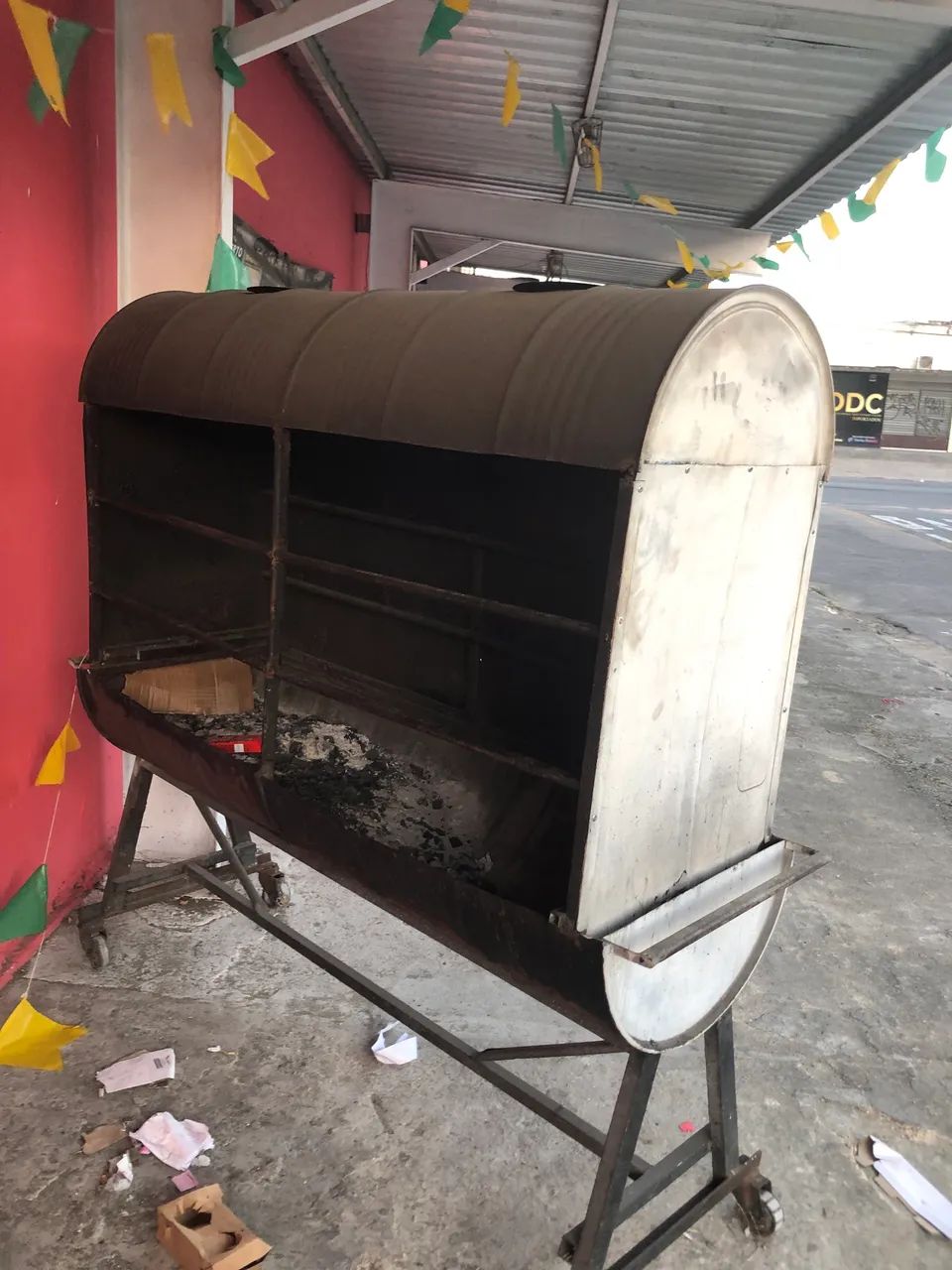 Churrasqueira grande para frango d espetinhos 