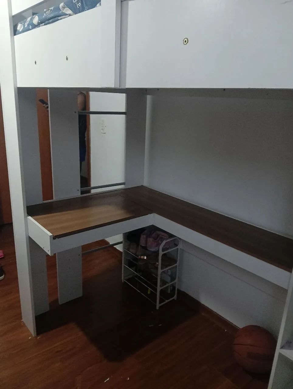 Cama de solteiro alta com escrivaninha - Foto 4