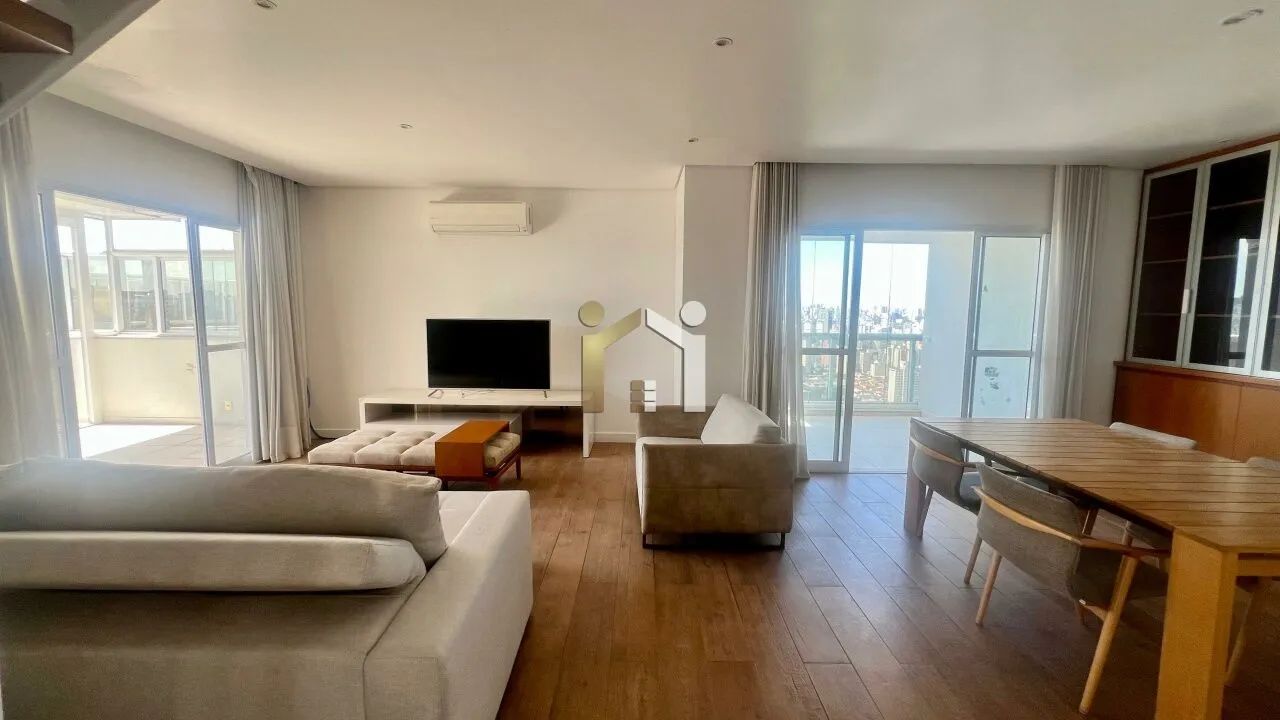 Cobertura para locação no itaim com 240m², 3 suítes e 2vagas.