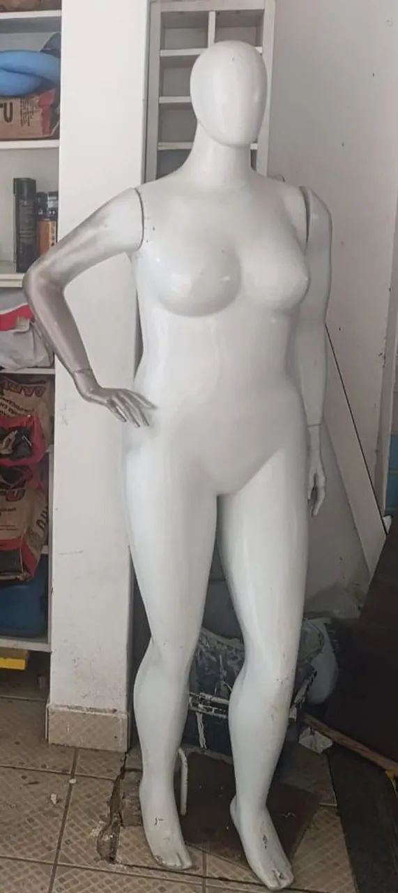Manequim de fibra plus size