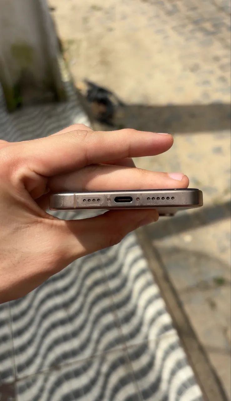 IPHONE 16 pro max  - Foto 5