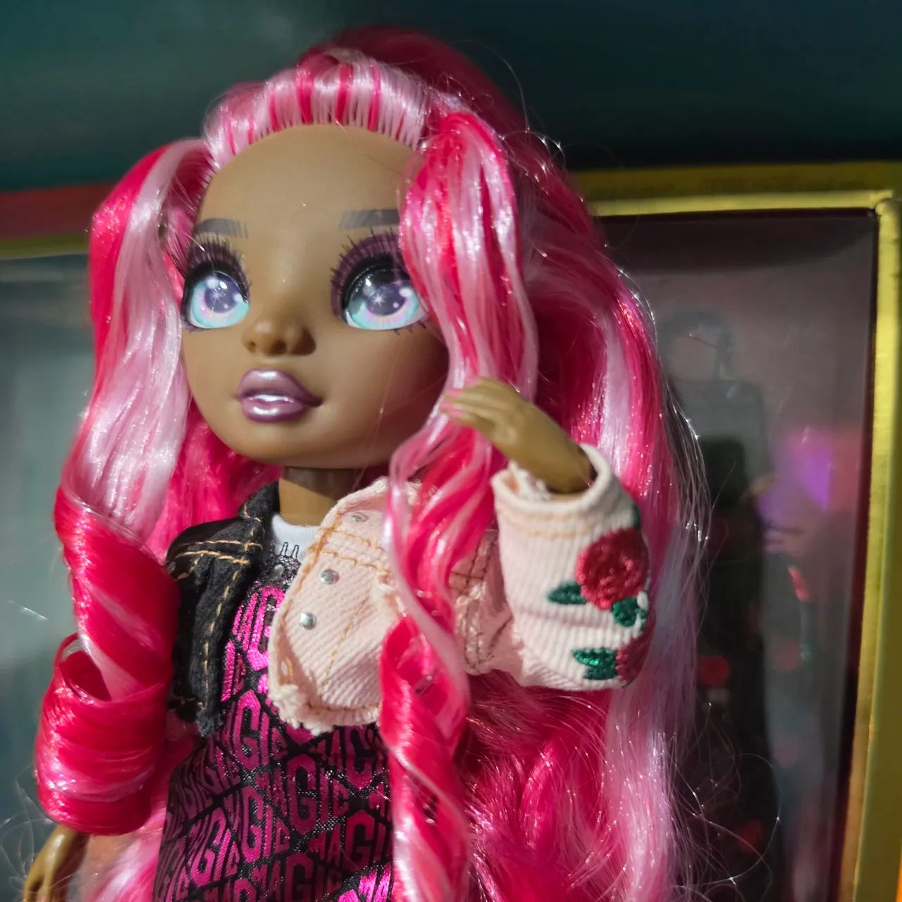 Boneca Daria Roselyn Rainbow High Completa com Caixa - Foto 2