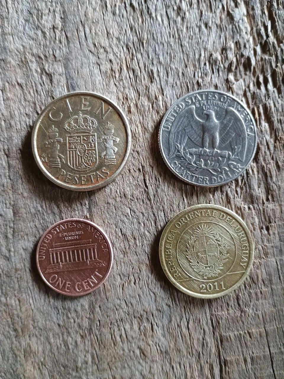 Moedas antigas estrangeiras  - Foto 2