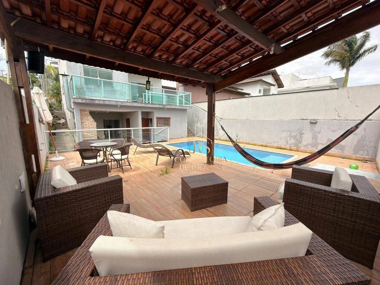 Sobrado de Alto Padrão à Venda e Locação no Condomínio Brisas de Mogi