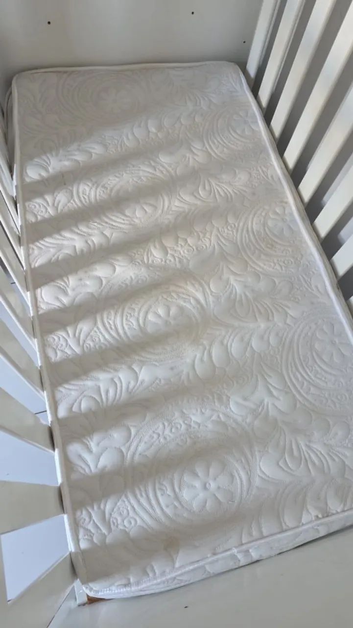 Berço e colchão  - Foto 5