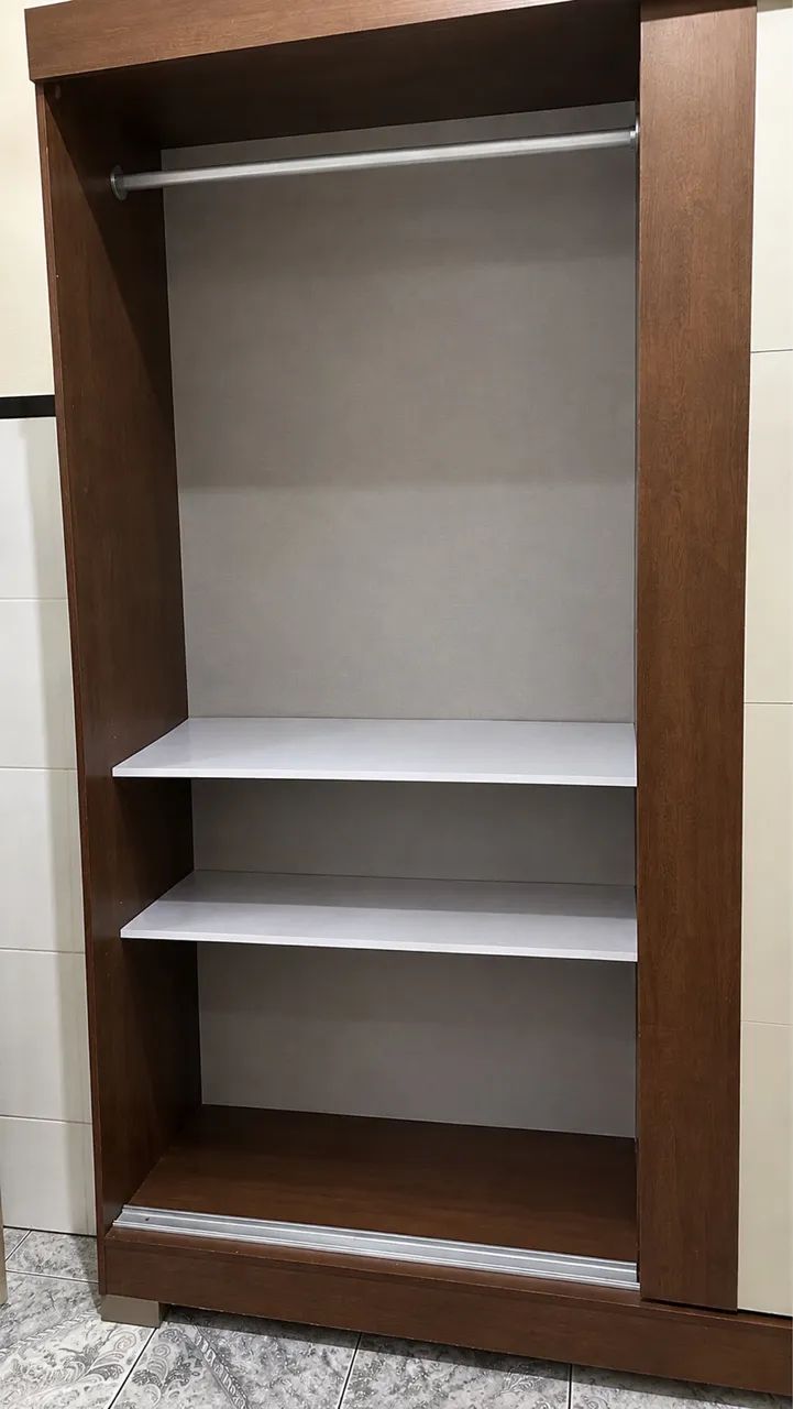 Guarda roupa duas portas de correr com espelho  - Foto 3
