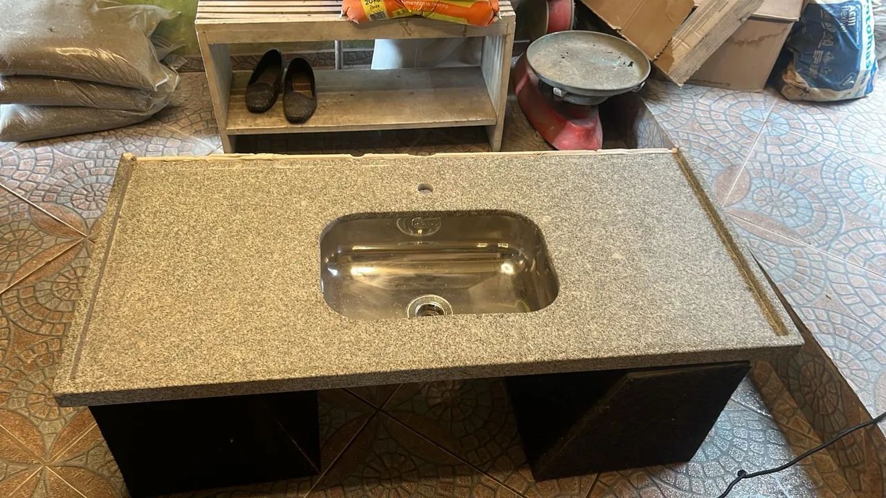 Pia de Granito com Cuba Inox + Torneira - Nova