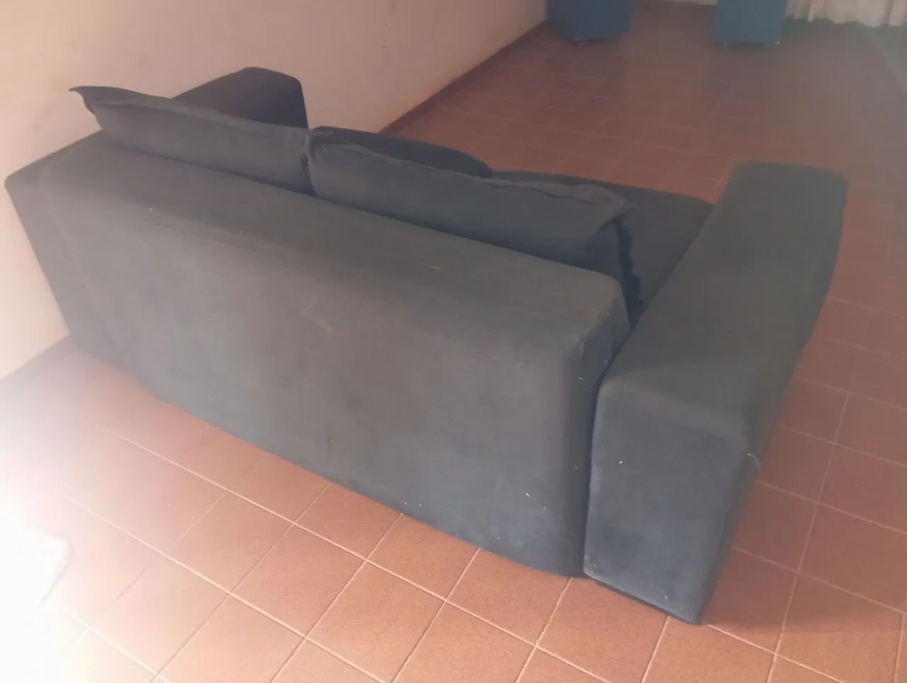 SOFÁ-CAMA 2 LUGARES AZUL - MODERNO, CONFORTÁVEL E PRONTO PARA SUA CASA! - Foto 2