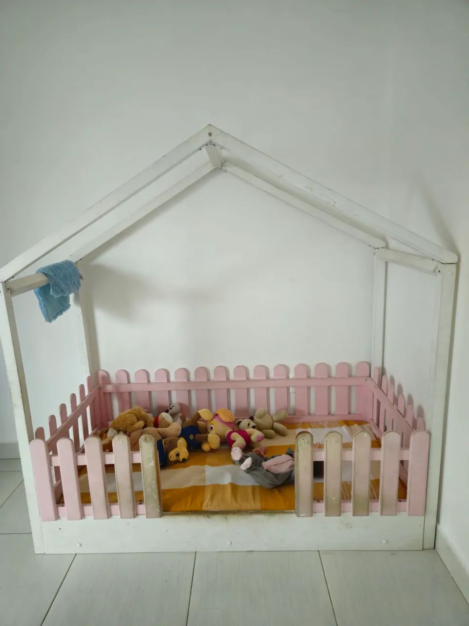 Cama infantil montessoriana 