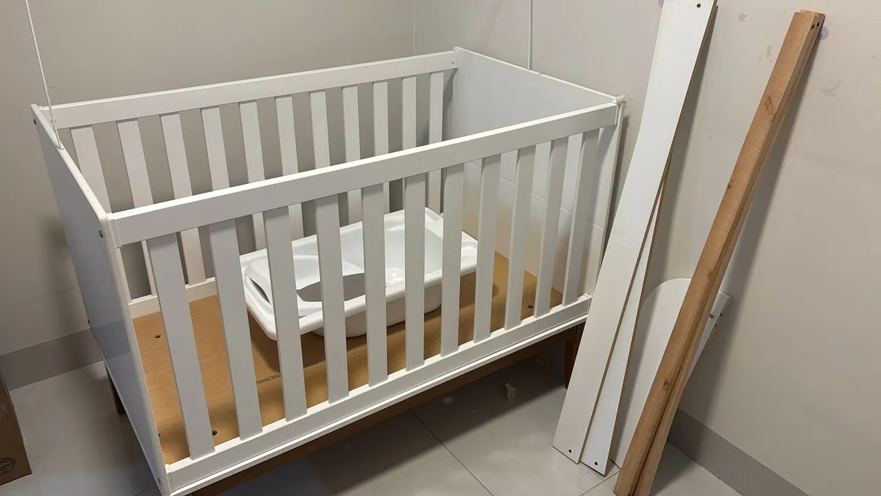 Kit guarda roupa Berço e banheira bebê  - Foto 4