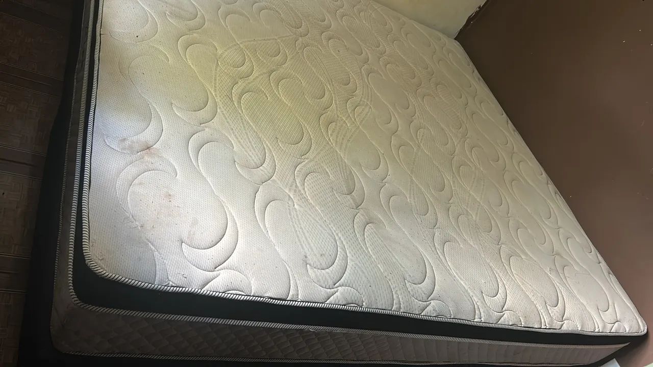 Vendo cama box super king molas ensacadas