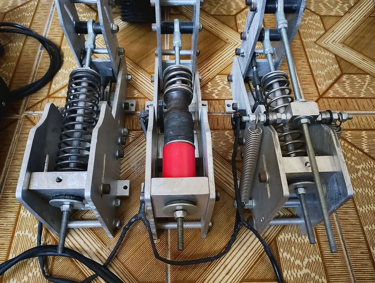 Conjunto simulador force feedback C/pedal e volante - Foto 4
