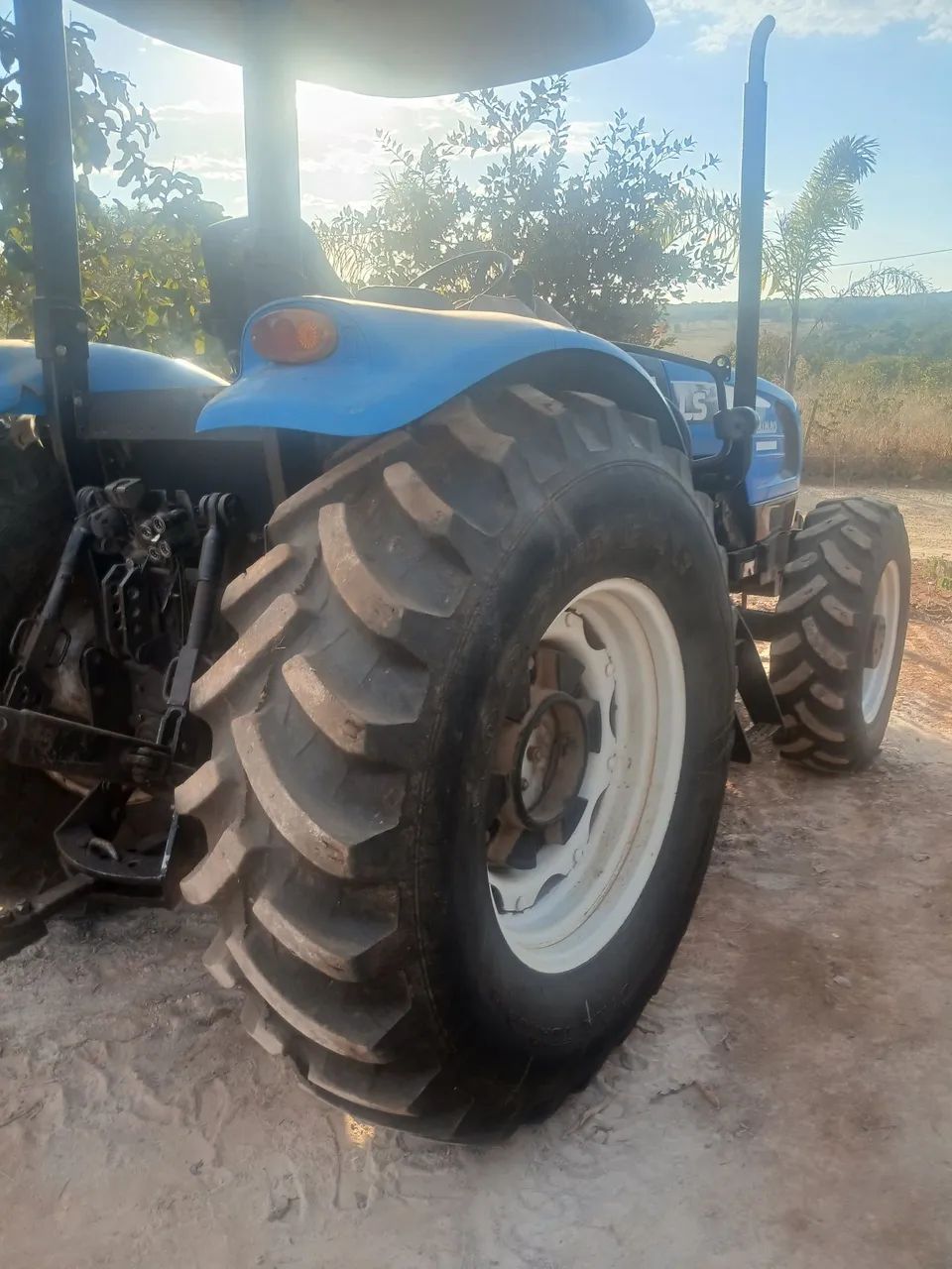 Trator  - Foto 4