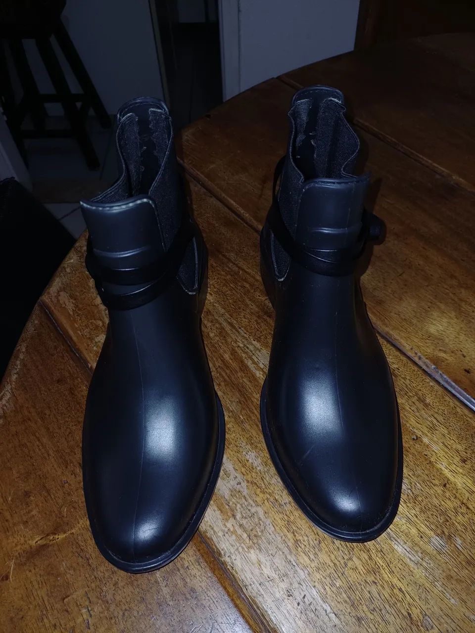 Bota preta de cano curto