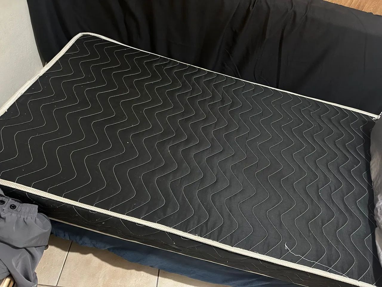 Cama solteiro com auxiliar