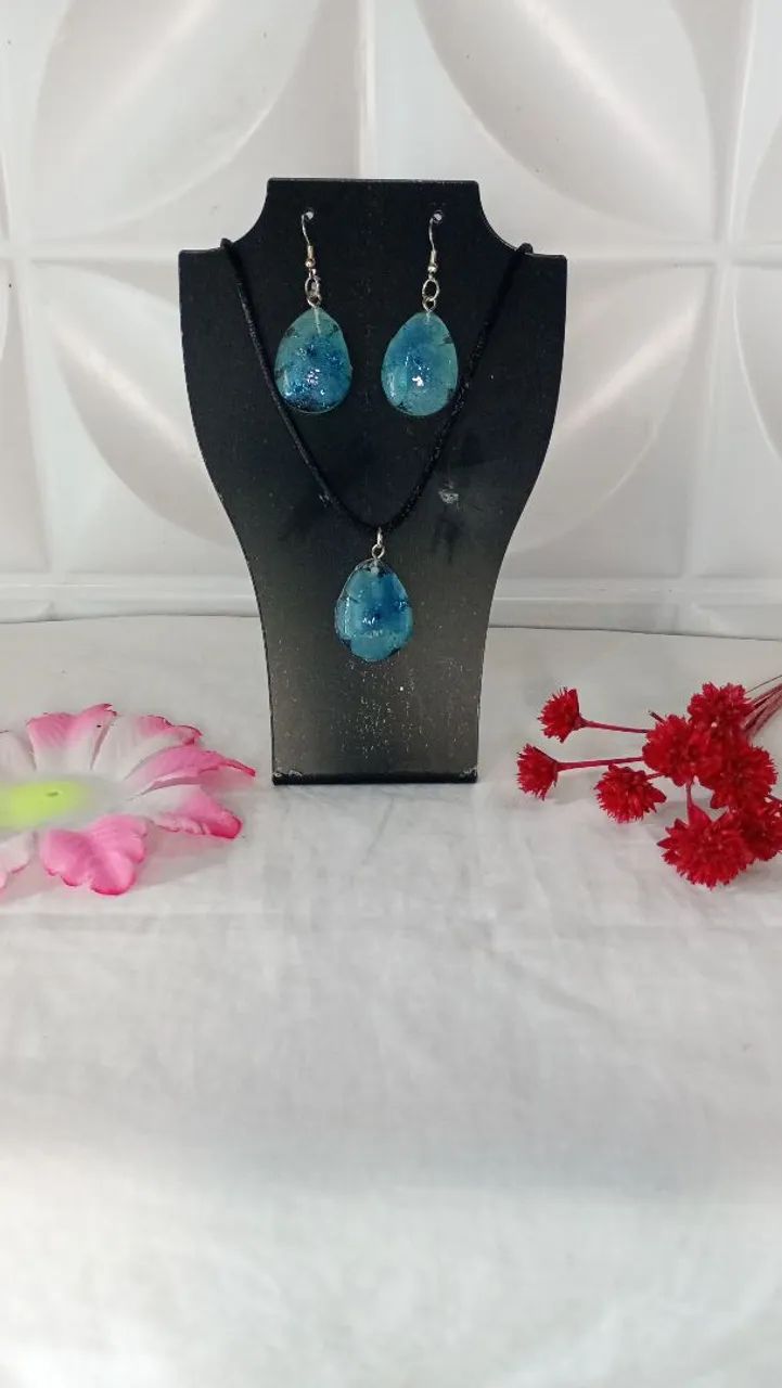 Chaveiro e colares personalizados 