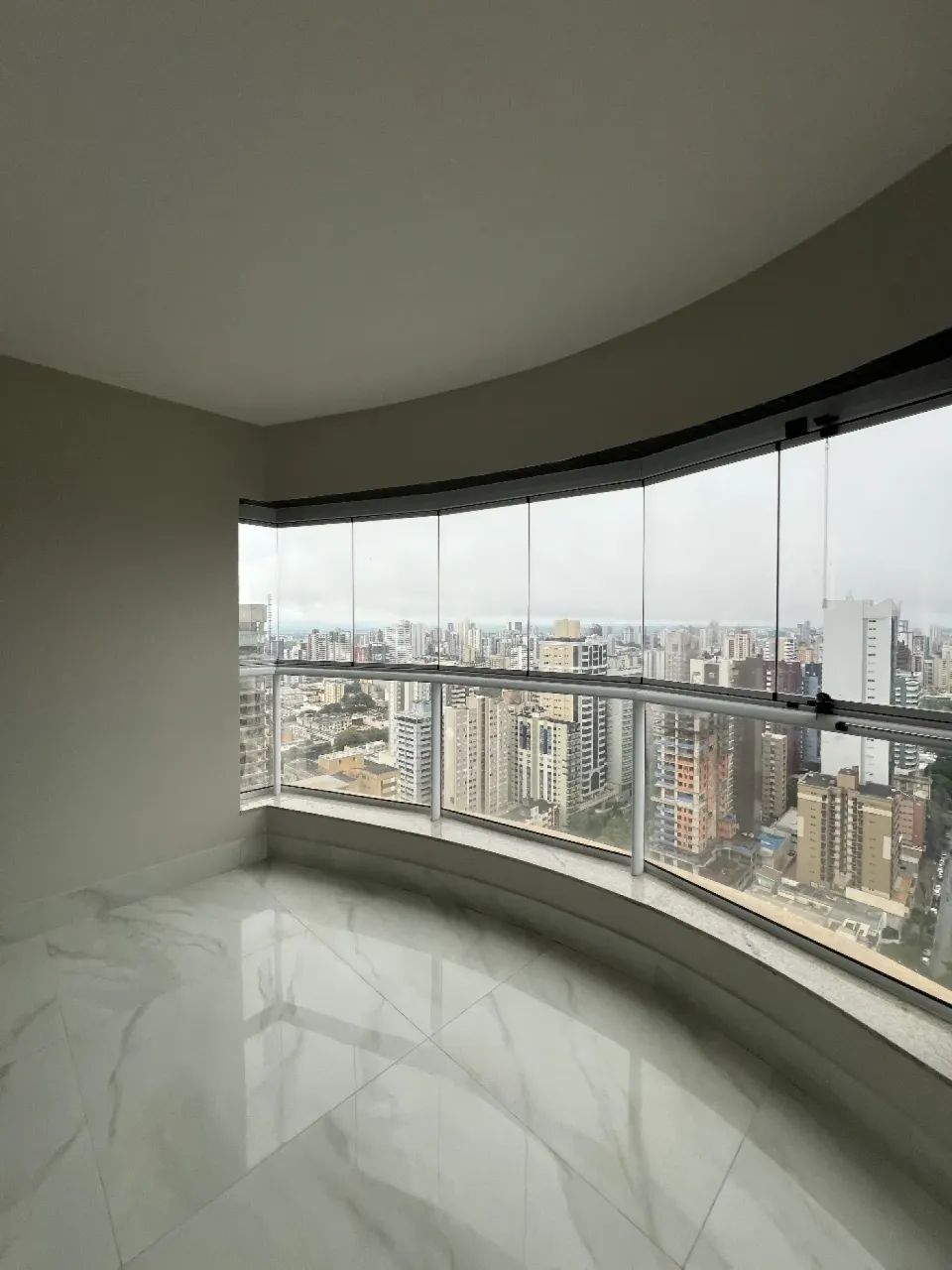 Apartamento Padrão em Maringá - Foto 3
