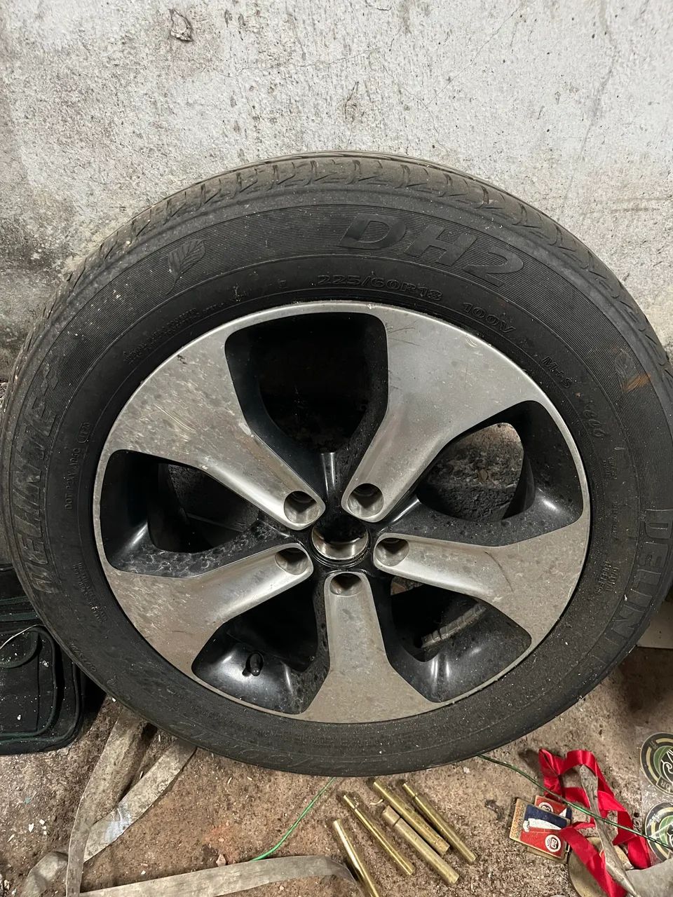 Vendo roda 18 com pneu - Foto 3