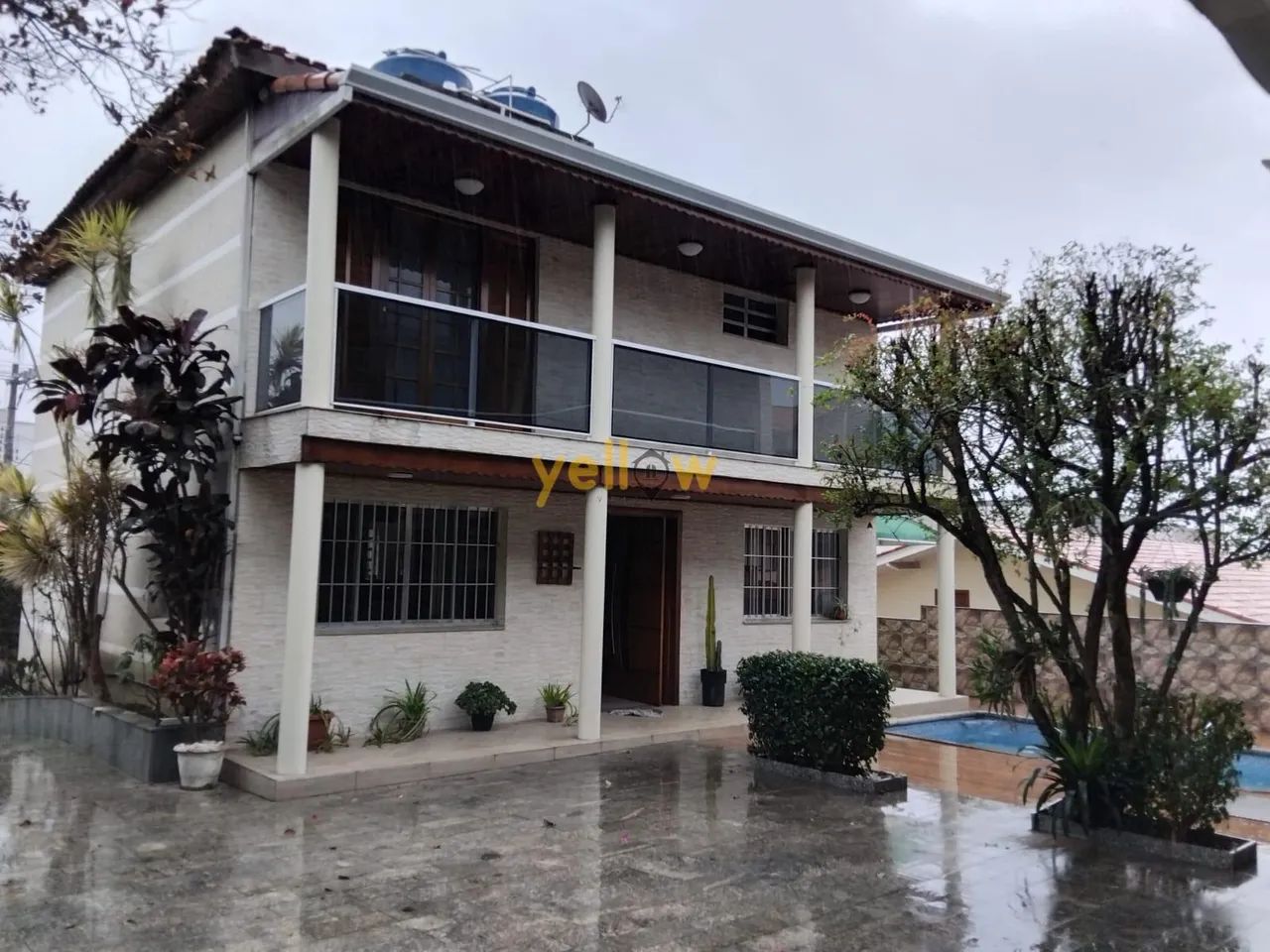 Casa em Nova Arujá: 3 Suítes e 261m² à Venda