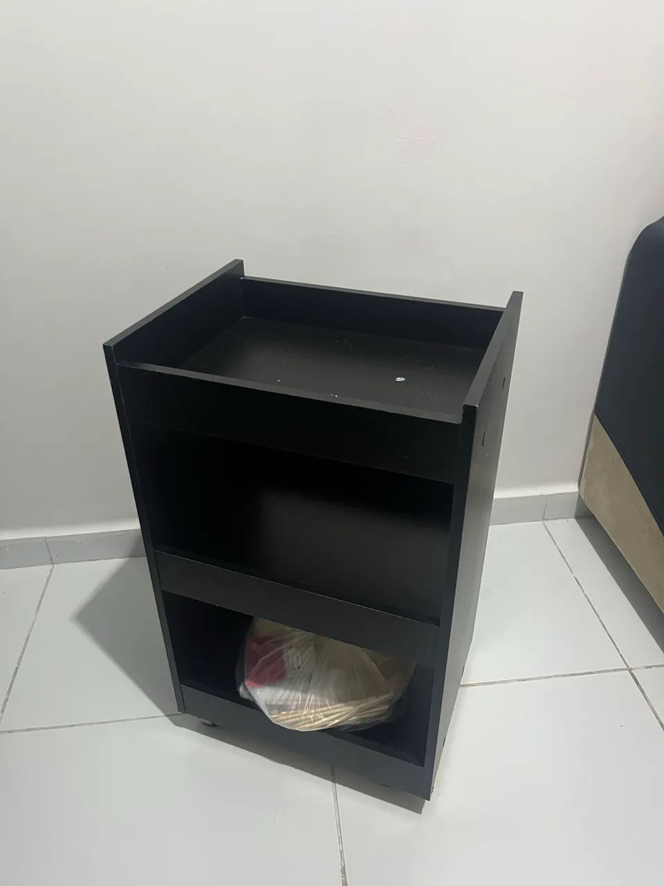 Carrinho auxiliar preto 