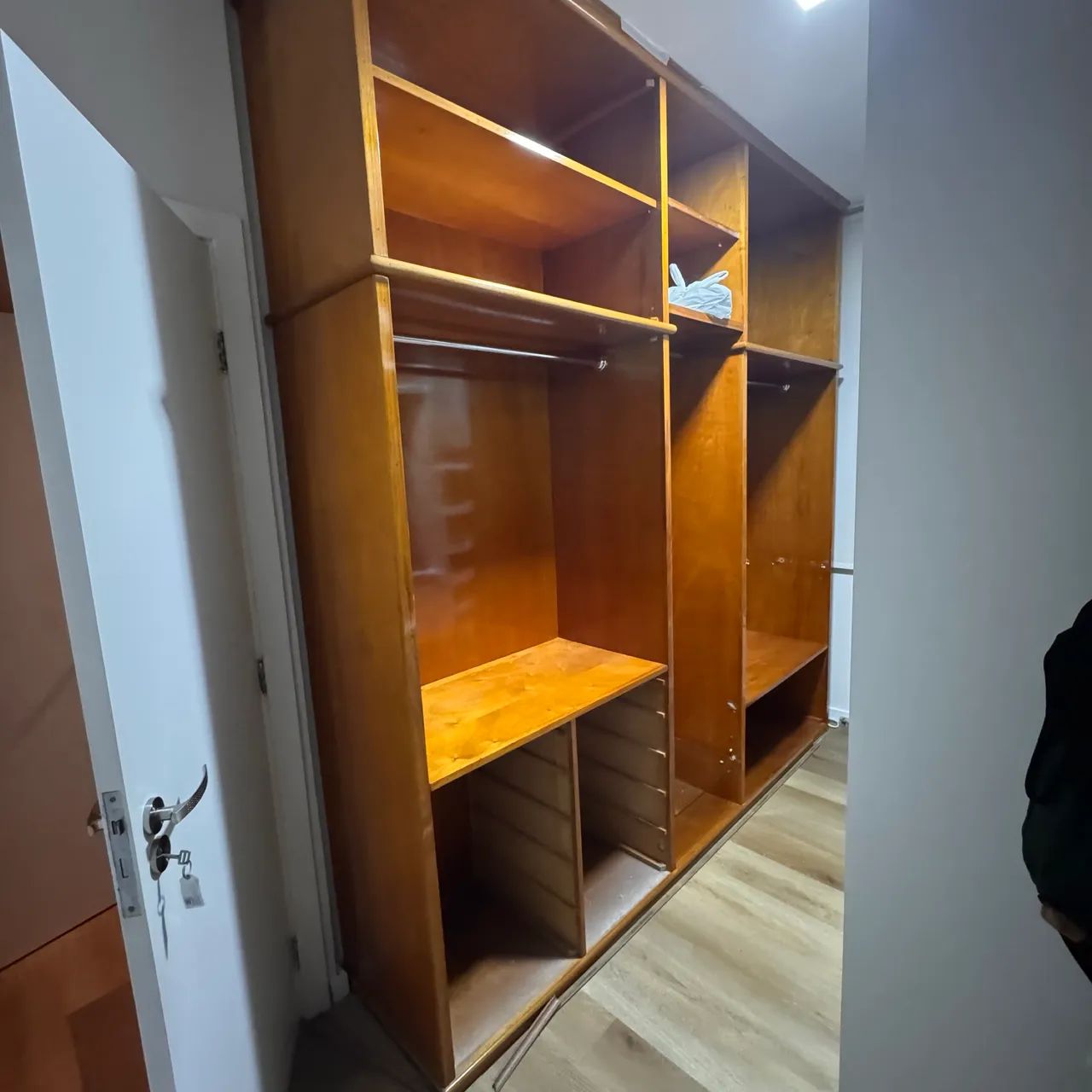 Guarda roupas para closet em madeira