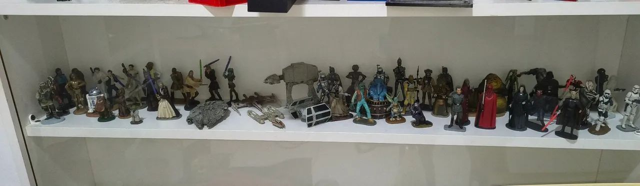 Star Wars - Miniaturas de metal - DeAgostini 53 peças(Acompanha expositor)