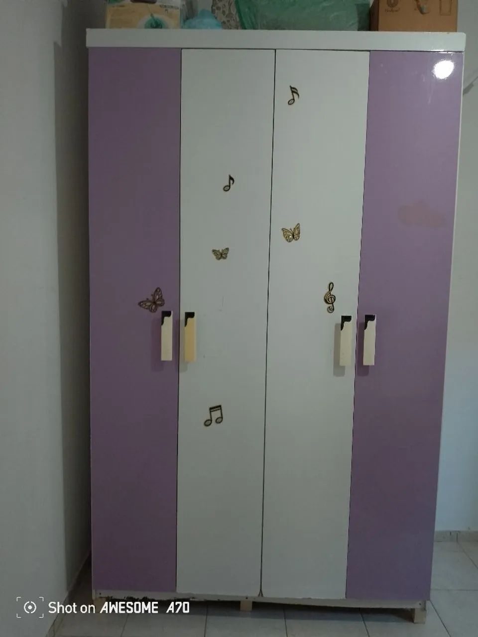 Vendo guarda roupa de solteiro com 04 portas