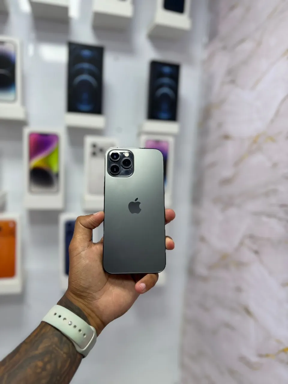 iPhone 12 Pro Max - 256Gb ?2.599,00 - Celulares e Smartphones