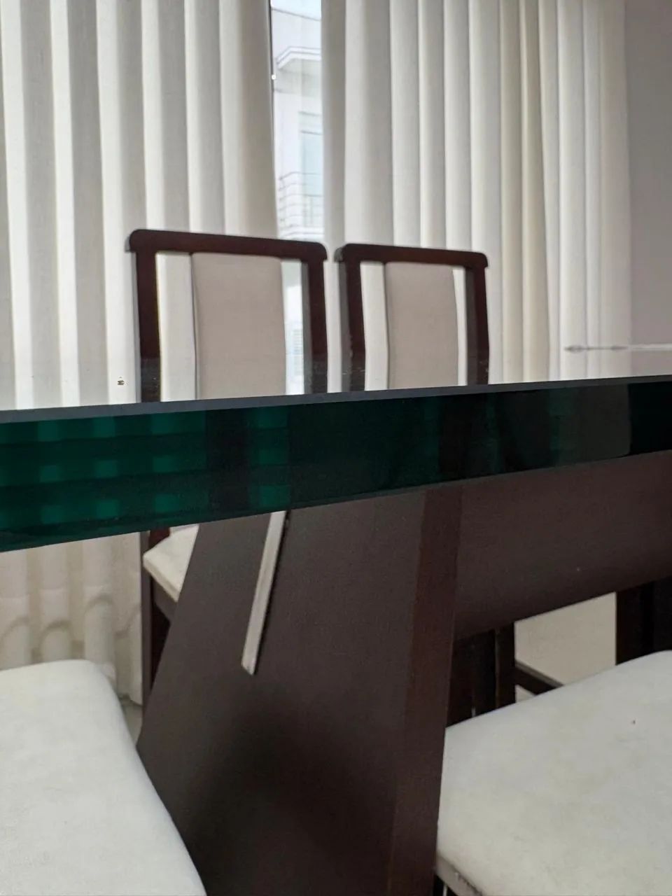 Vendo Mesa jantar 6 lugares, tampa de vidro 19mm - Foto 3