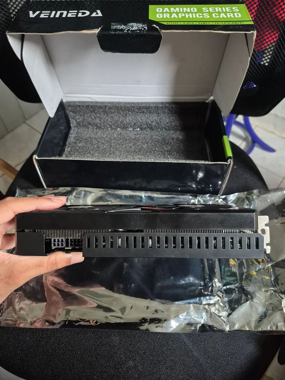 Placa de Vídeo Radeon RX 5700 XT (Com Defeito / Para Conserto ou Retirada de Peças) - Foto 3