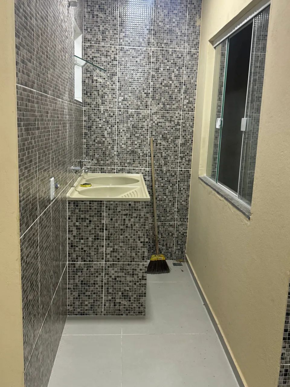 Alugo apartamento com acabamento de primeira  - Foto 5