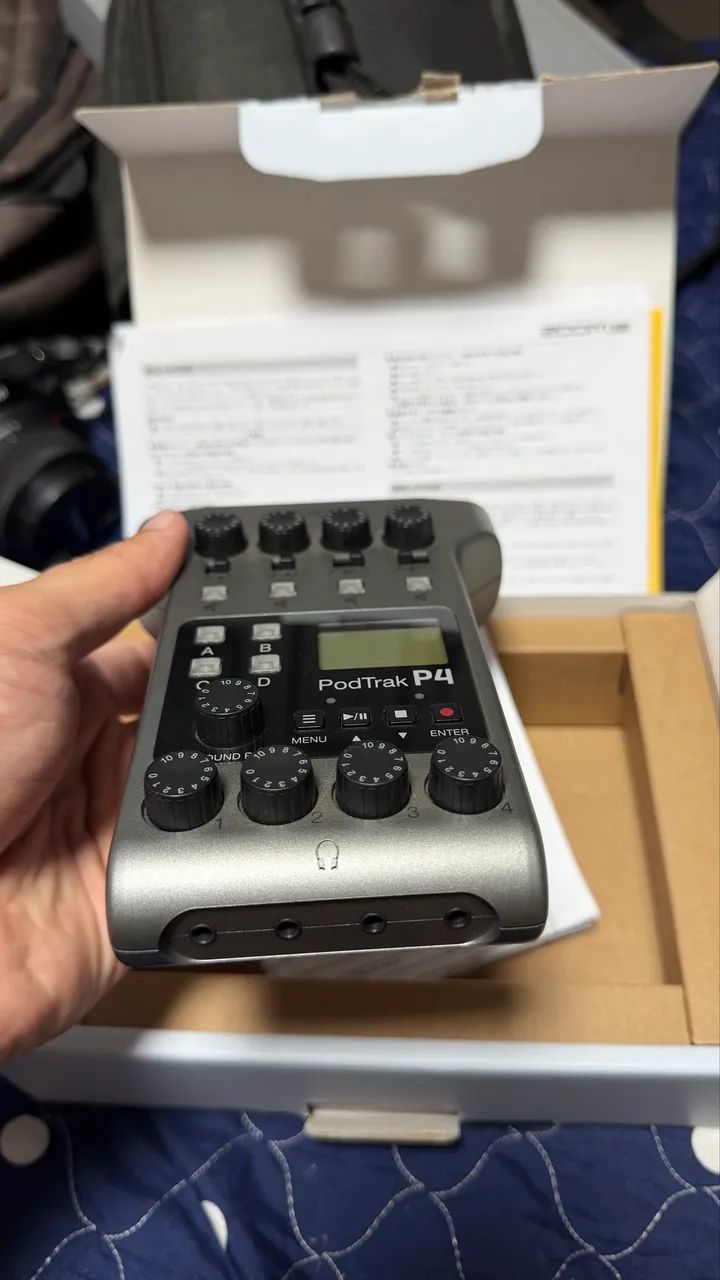 para Gravador - P4 Podtrak Zoom 中古箱無し P4 PodTrak zoom Podcast Gravadores e Microfones - 配信機器・PA機器・レコーディング機器