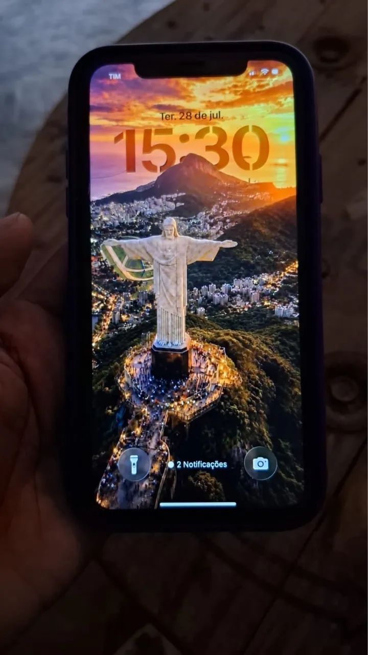 Vendo ou troco um iPhone 11 128gb preto com volta  - Foto 3