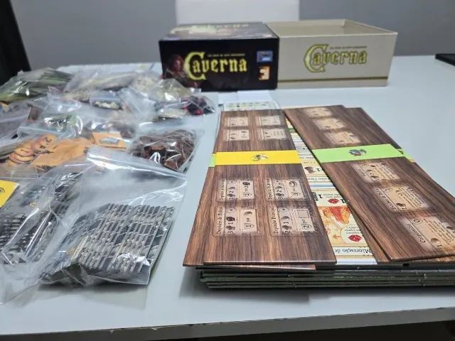 Caverna Jogo De Tabuleiro Galápagos Board Game Novo - Foto 4