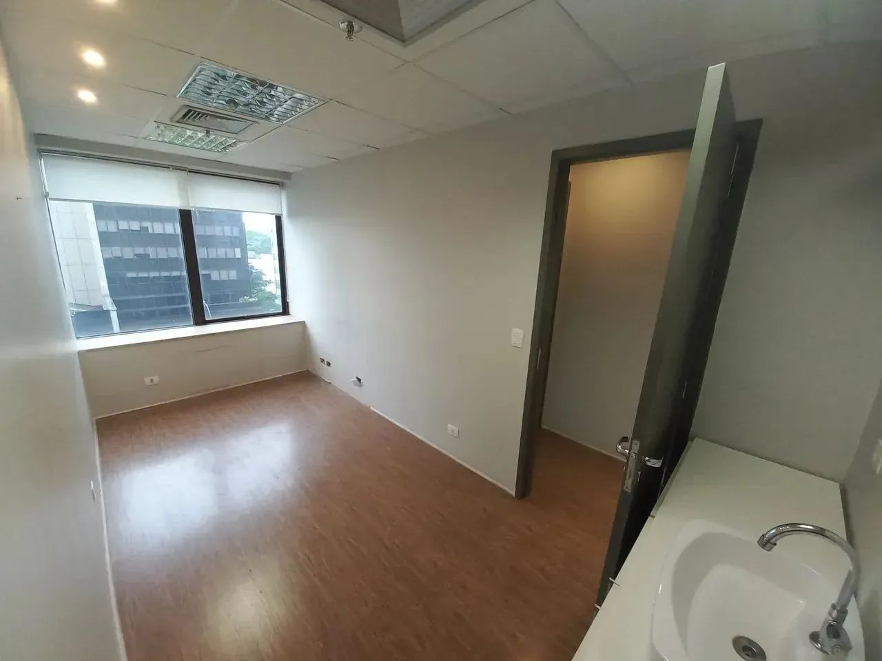 Sala Comercial 54m² na Av. Faria Lima no Jardim Paulistano para locação - Foto 4