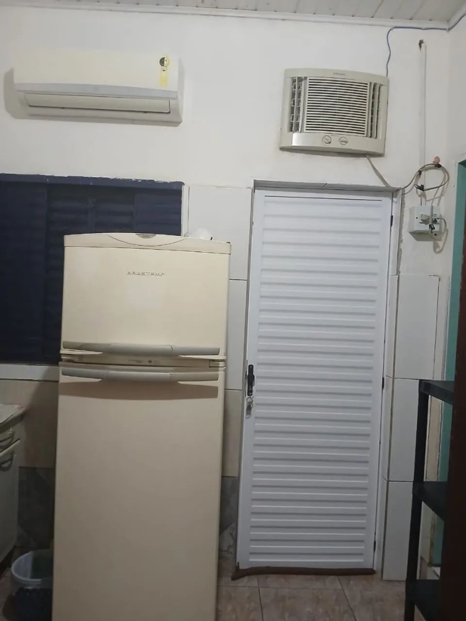 Kitnet imobiliada completa no centro 