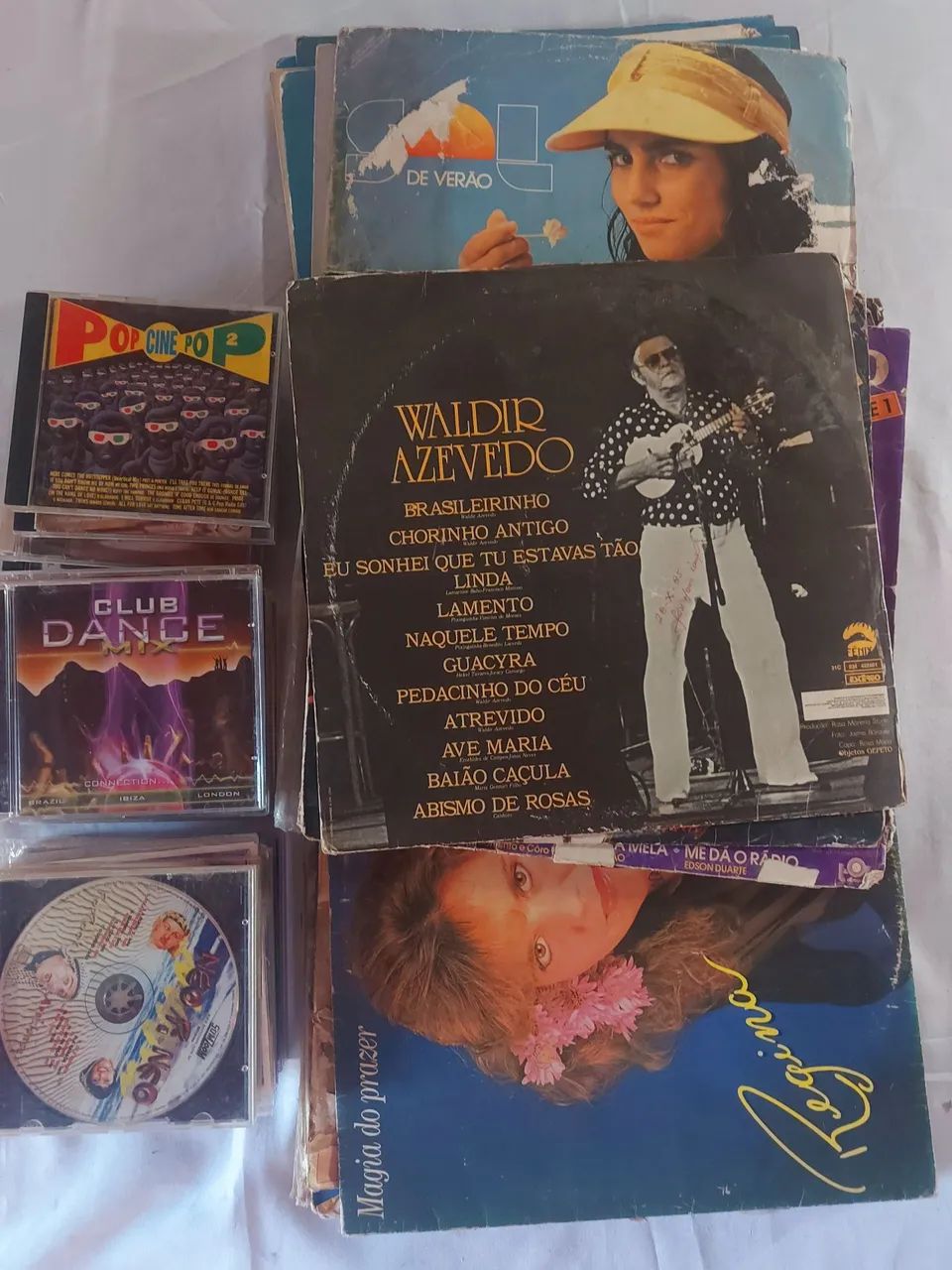 Vendo Disco em vinil e CDs diversos. 