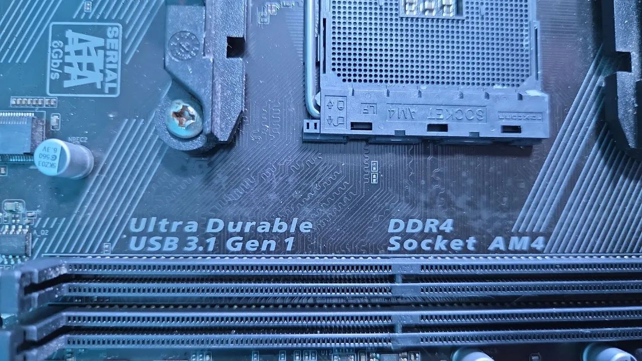 Placa mae A320M AM4 - AMD com defeito. - Foto 3