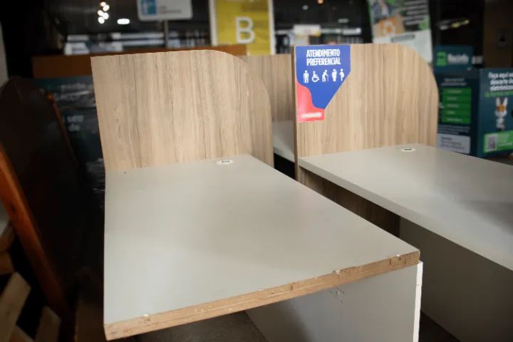Conjunto de 04 bancadas de escritório - Foto 2