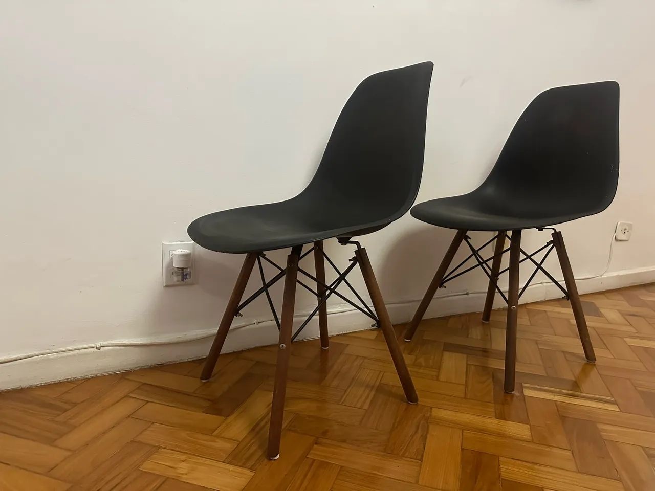 2 Cadeiras EAMES  - Foto 3